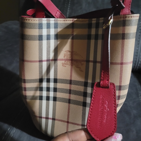 Authentic burberry crossbody bucket bag - Picture 3 of 7